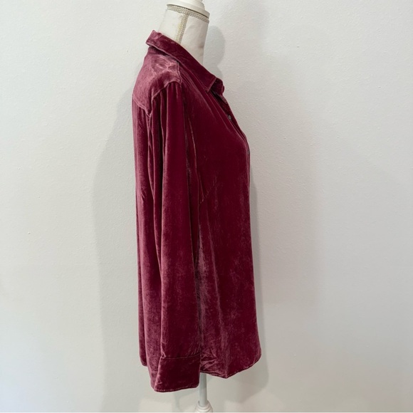 Tommy Bahama Velvet Sands Long-Sleeve Silk Blend Velvet Blouse - Picture 10 of 14